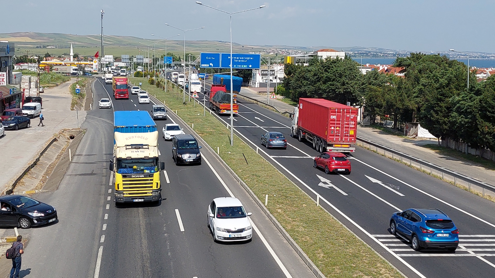 Hafta sonu kısıtlaması öncesi Tekirdağ-İstanbul yolunda yoğunluk