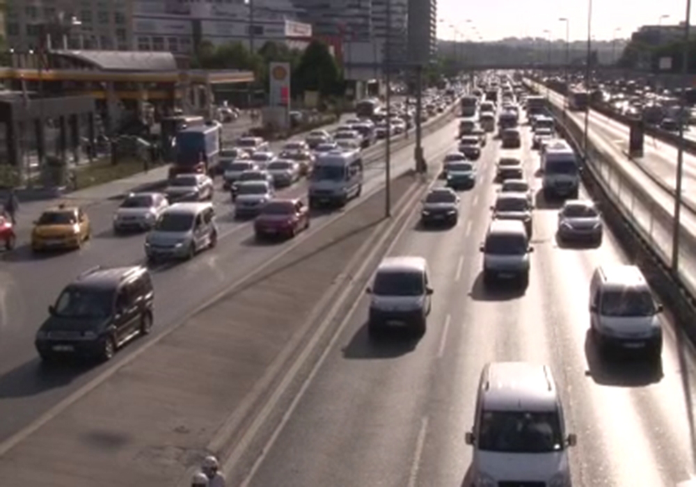 Haftanın ilk iş gününde trafik yoğunluğu arttı