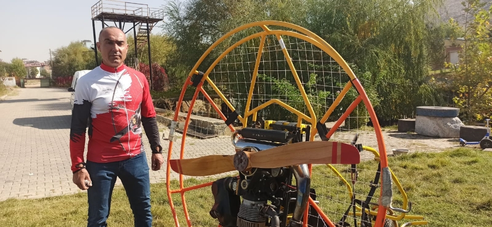 Hainler 30 bin euroluk paramotorla uzun süren eğitimden sonra uçmuş