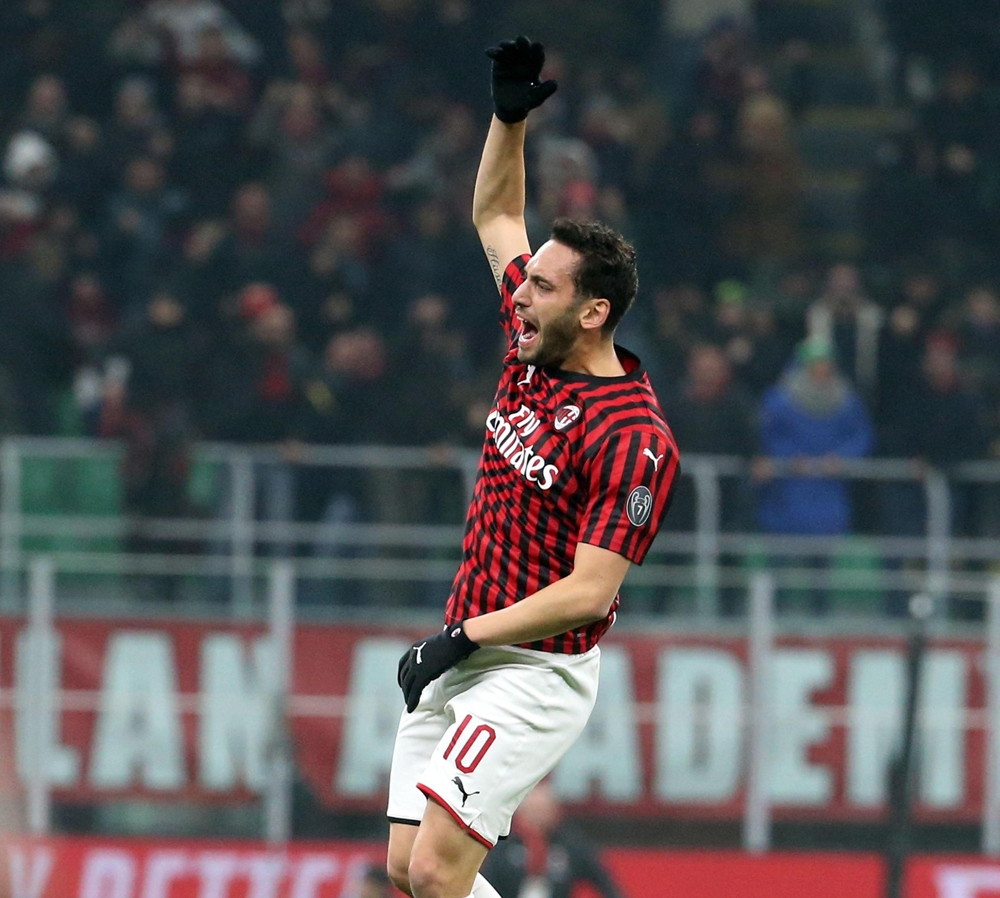 Hakan Çalhanoğlu’ndan kötü haber