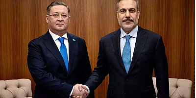 Hakan Fidan'dan Cidde'de diplomatik temas: Kazakistan ve Mısır ile görüştü!
