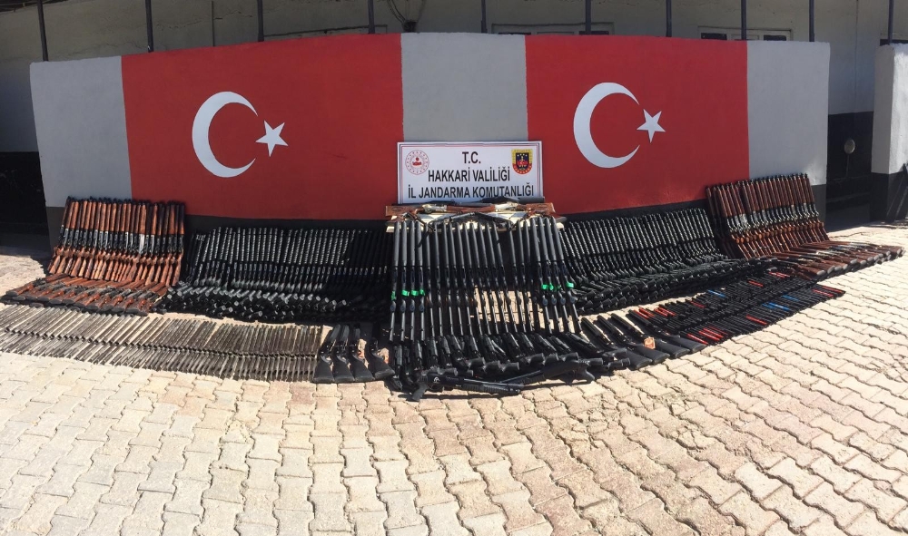 Hakkari’de 1 milyon 250 TL değerinde kaçak silah ele geçirildi