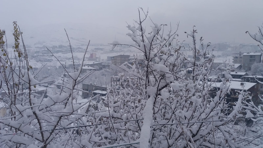 Hakkaride 19 Köy İle 40 Mezra Yolu Ulaşıma Kapandı