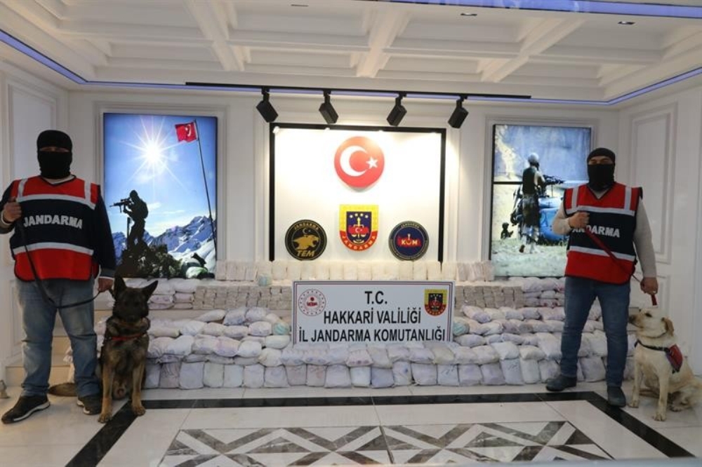 Hakkari’de 482 kilo eroin ve 65 kilo metamfetamin ele geçirildi