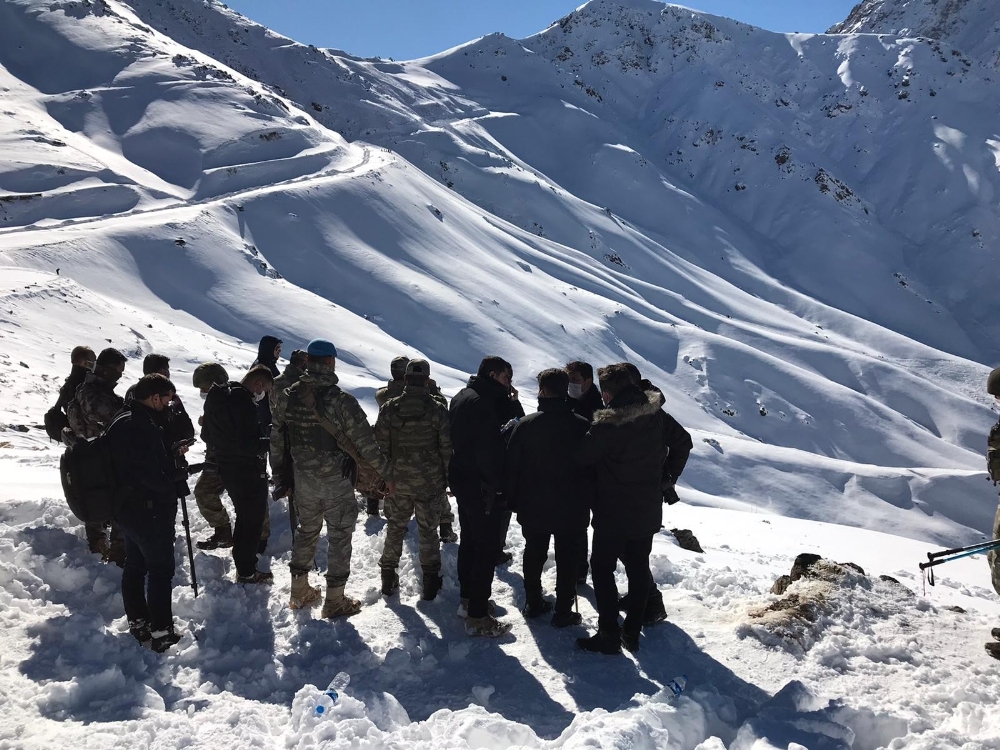 Hakkari’de çığ: 1 şehit, 1 kayıp