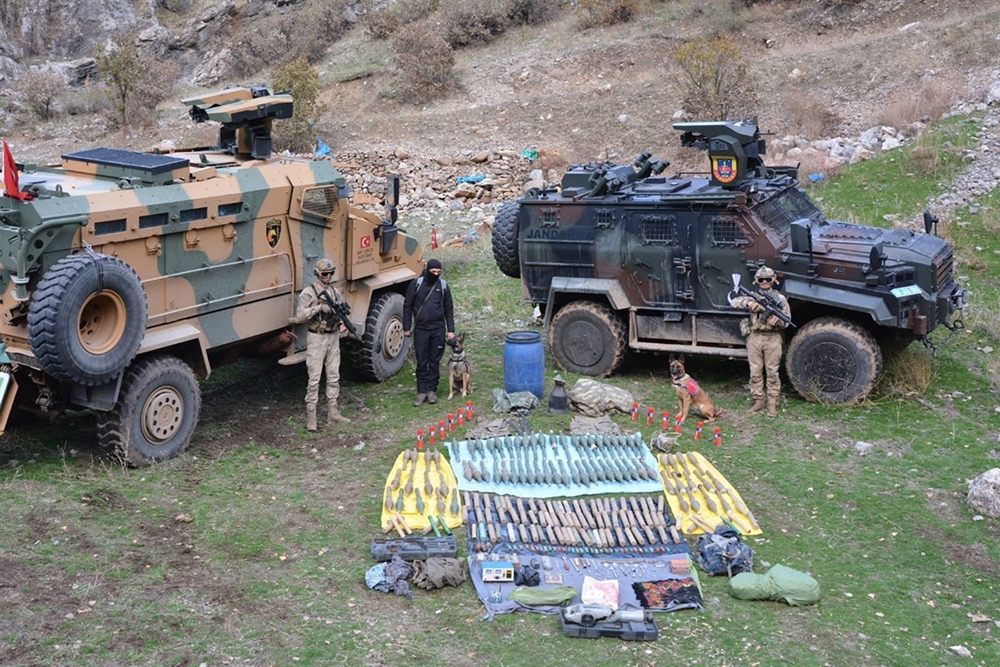 Hakkari’de çok sayıda silah ve mühimmat ele geçirildi