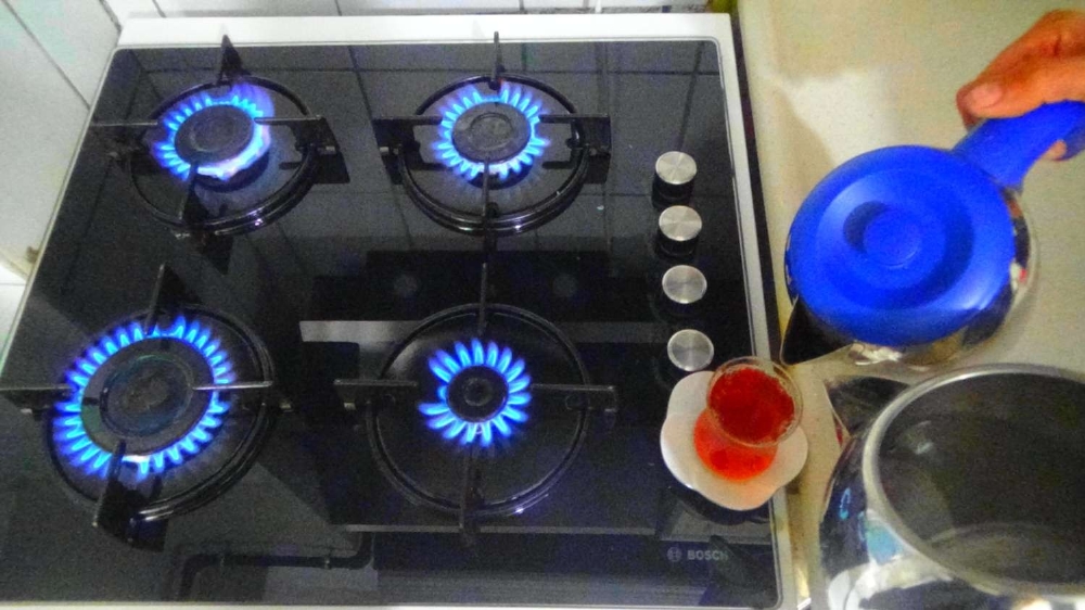 Hakkaride Doğal Gaz Sevinci: İlk Çaylar Demlendi