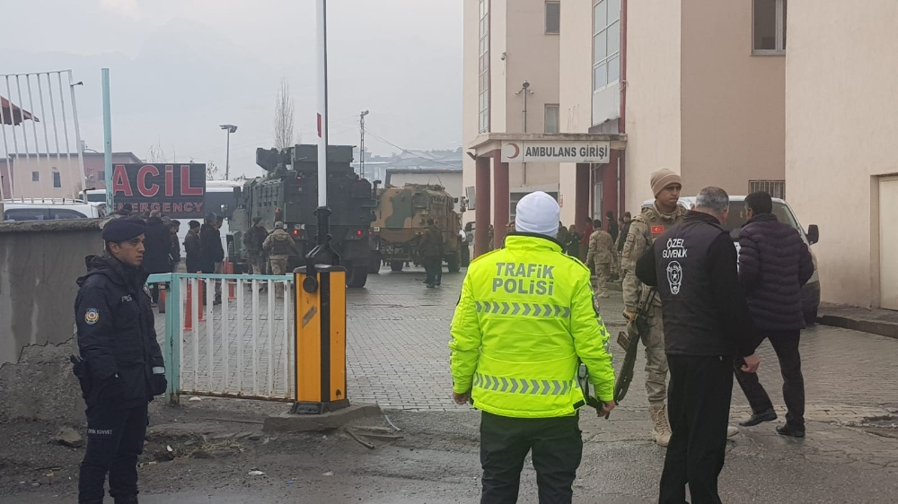 Hakkaride Yıldırım Düştü: 2 Şehit
