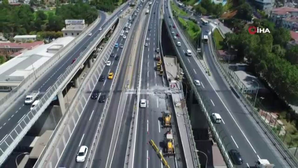 Haliç Köprüsü’ndeki yoğun trafik havadan görüntülendi