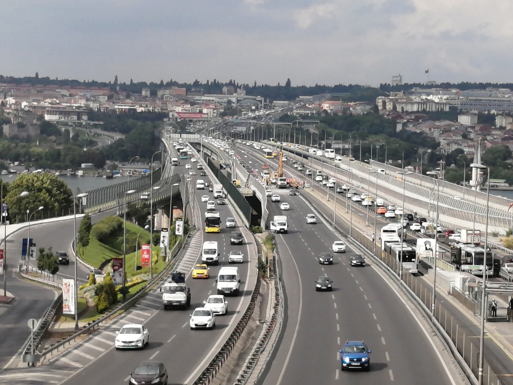 Haliç’te yoğun trafik havadan görüntülendi