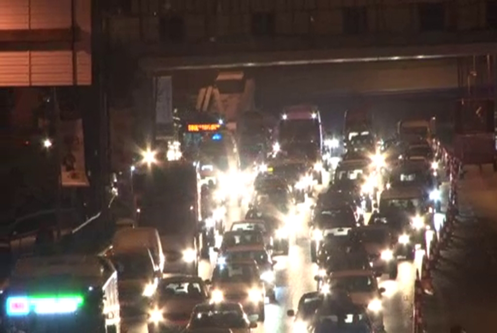 Haliç’teki çalışmalar akşam durdu, trafik yoğunluğu sürüyor