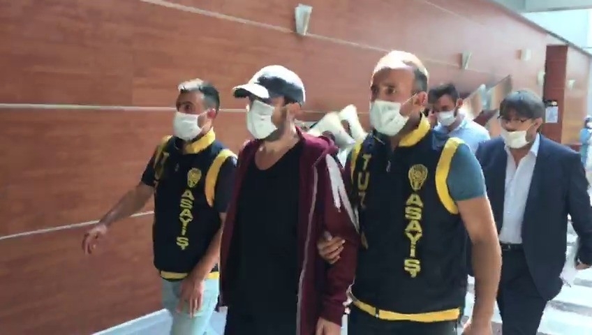 Halil Sezai’ye 1 yıl 11 ay 17 gün hapis cezası: Kararla birlikte tahliye edildi