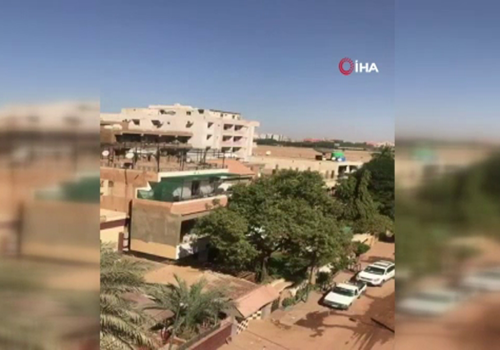 Hartum Havalimanı’nda uçuşlar durduruldu