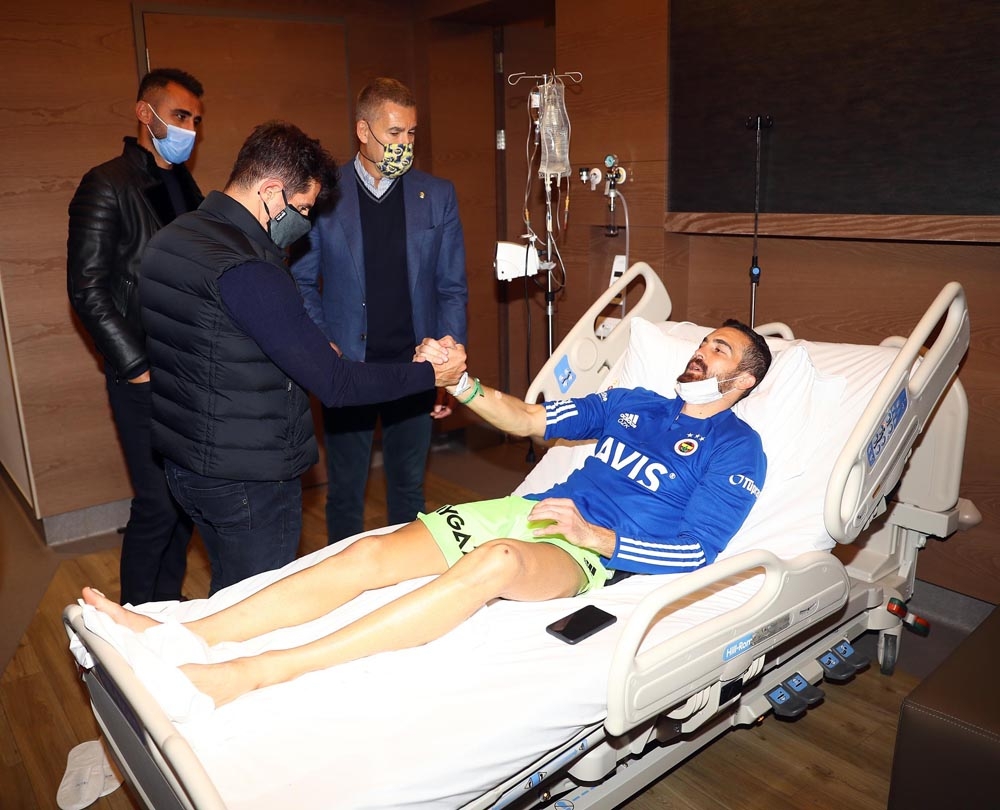 Harun Tekin ameliyattan çıktı