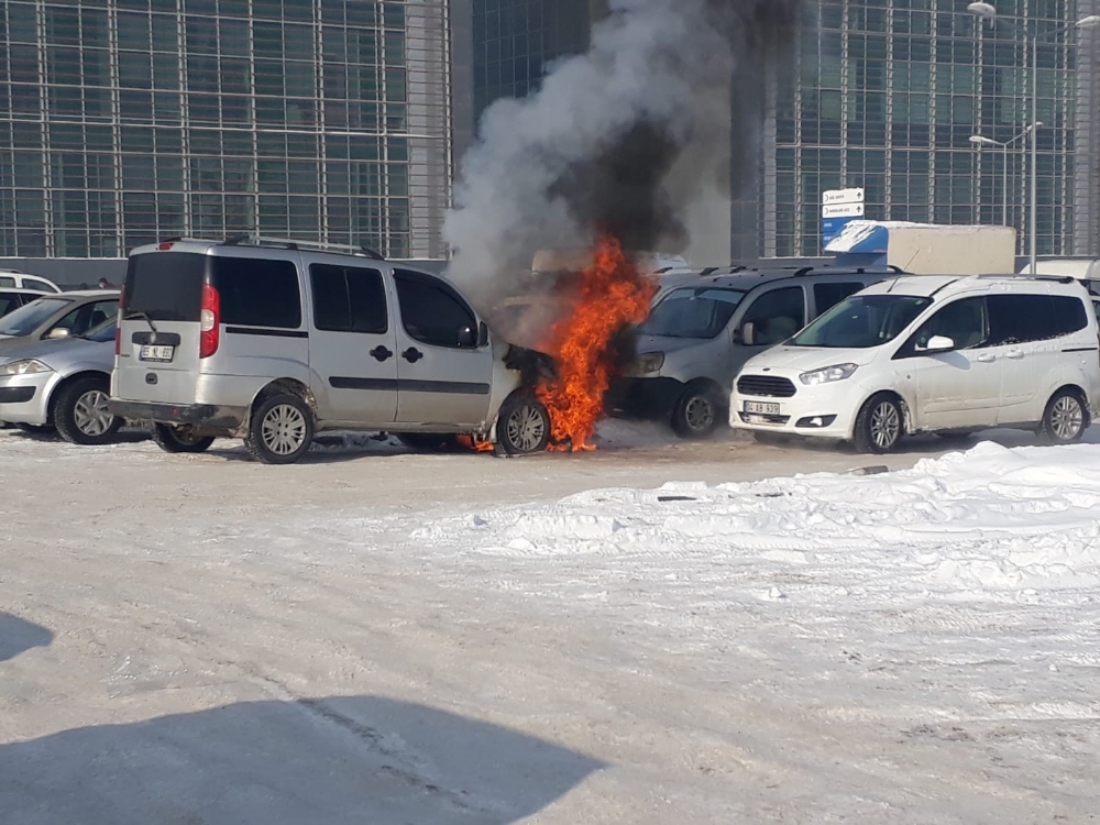 Hastane bahçesinde eksi 32 derecede yangın paniği