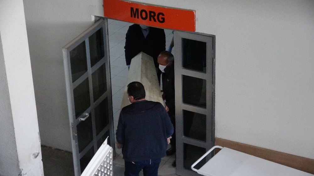Hastaneden izinsiz çıkmıştı, korona virüsten hayatını kaybetti