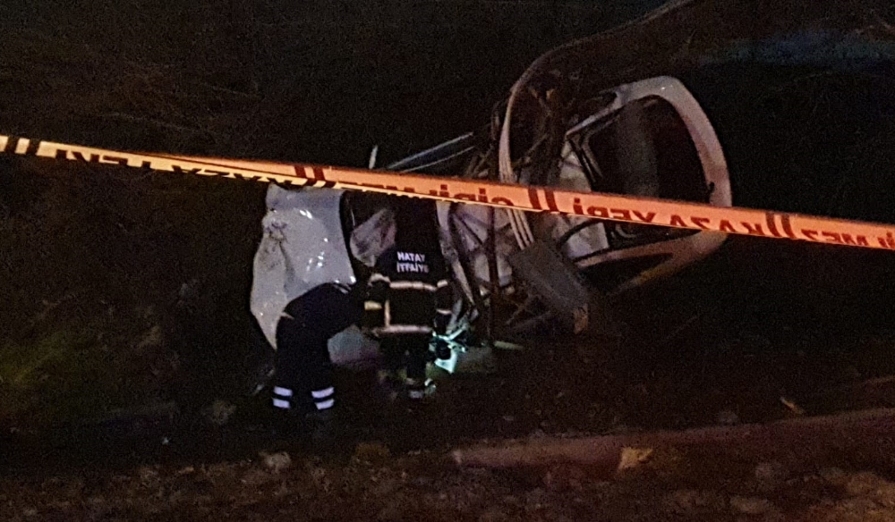 Hatay’da otomobil elektrik direğine çarptı: 1 ölü, 3 yaralı