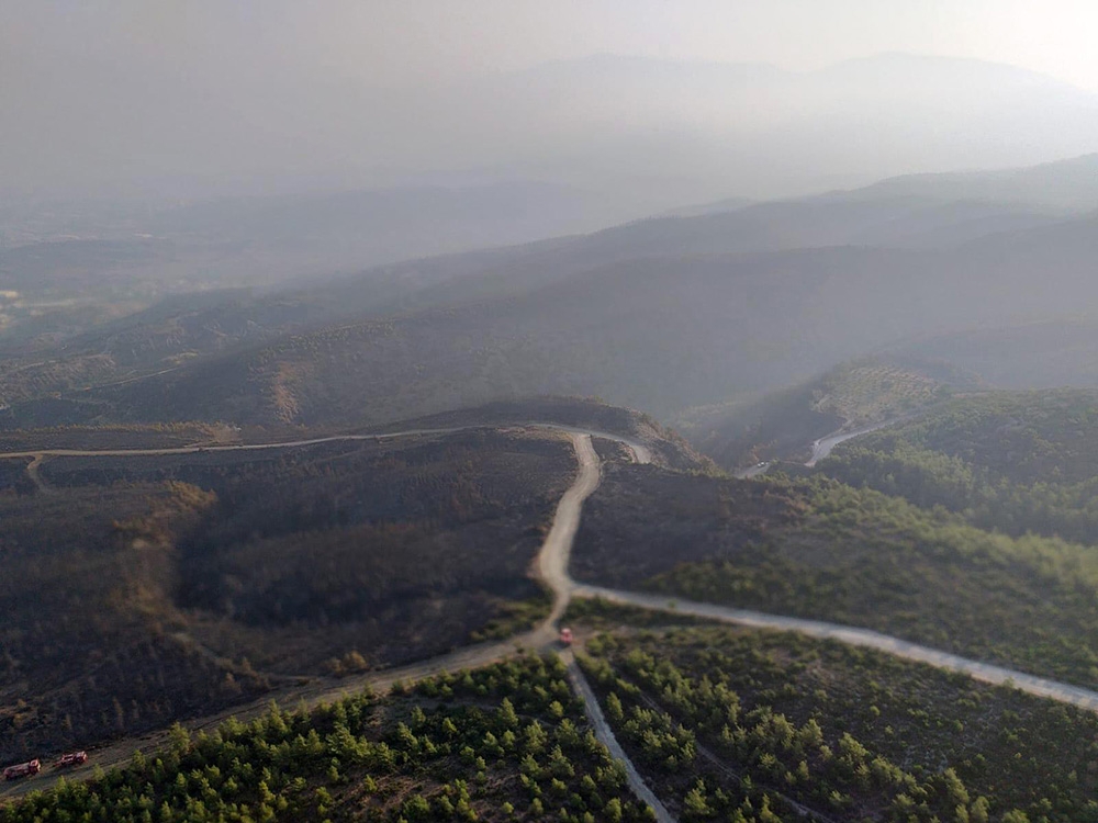 Hatay’da yangını soğutma çalışmaları sürüyor
