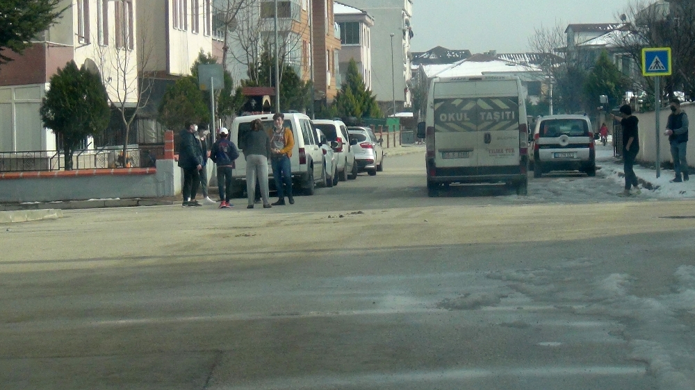 Havalar ısındı, çocuklar sokağa koştu
