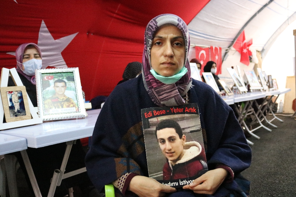 HDP önündeki ailelerin çocuklarına kavuşacakları inancı tam