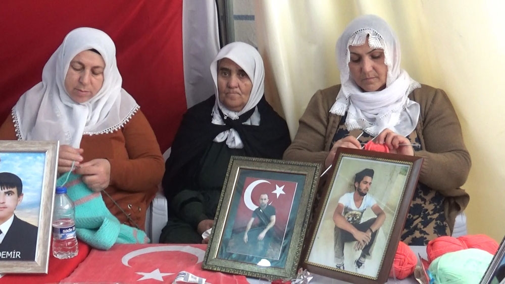 HDP önündeki ailelerin direnişi sürüyor, sayı her geçen gün artıyor