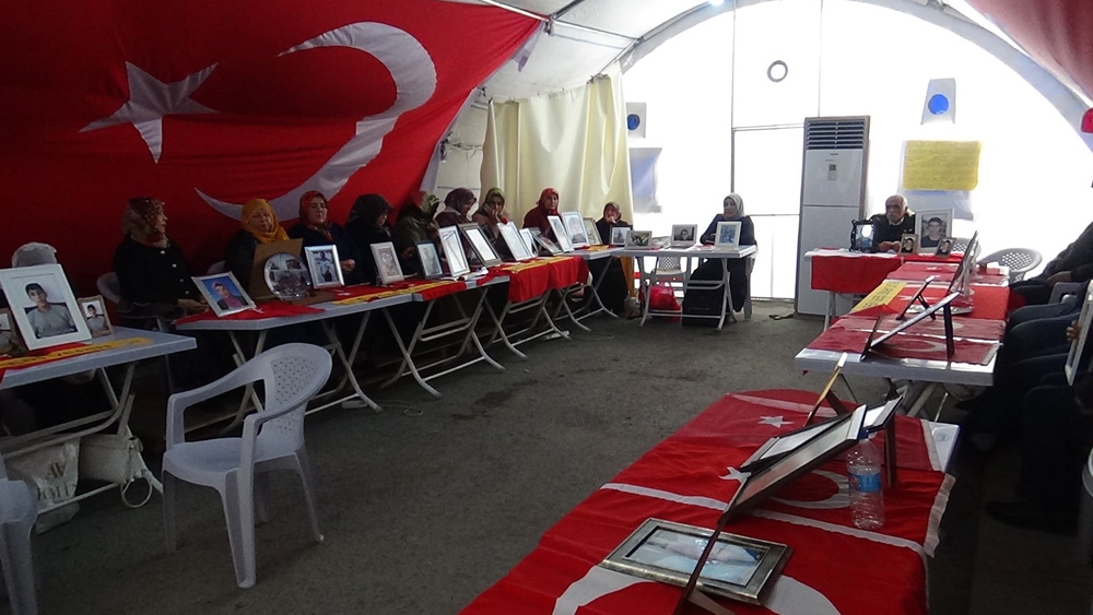 HDP önündeki ailelerin evlat nöbeti 143’üncü gününde