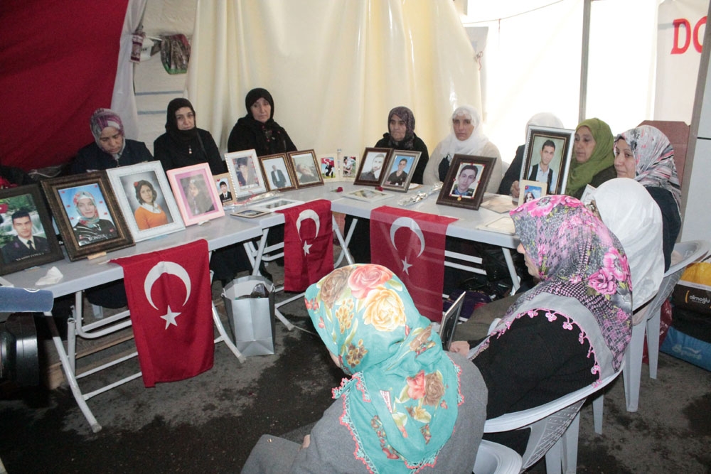 HDP önündeki ailelerin evlat nöbeti 163’üncü gününde