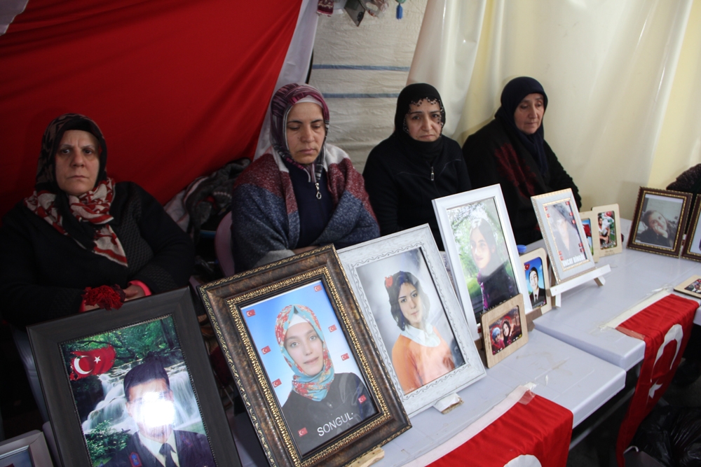 HDP önündeki ailelerin evlat nöbeti 167’nci gününde