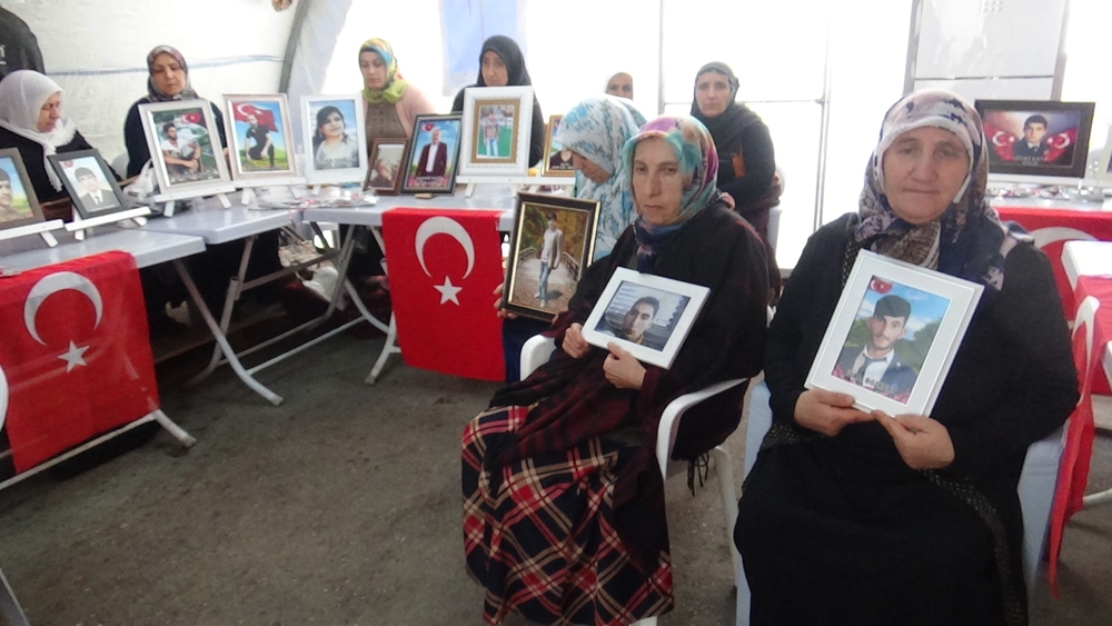 HDP önündeki ailelerin evlat nöbeti 182’nci gününde