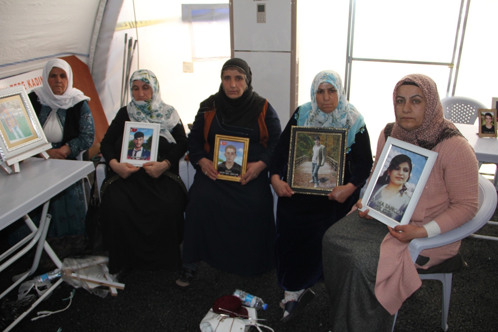 HDP önündeki ailelerin evlat nöbeti 185’inci gününde