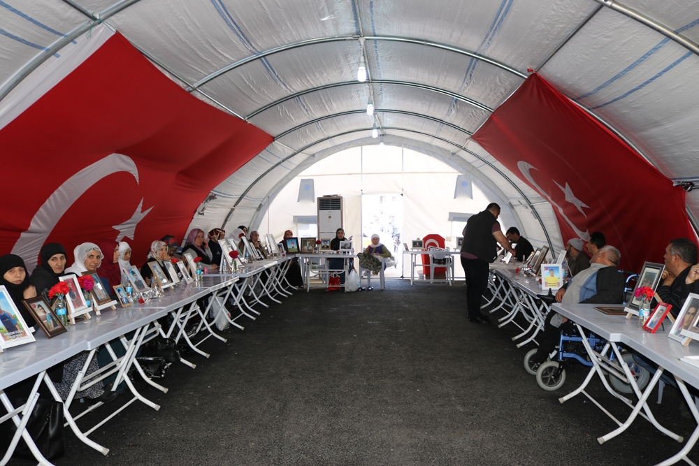 HDP önündeki ailelerin evlat nöbeti 190’ıncı gününde