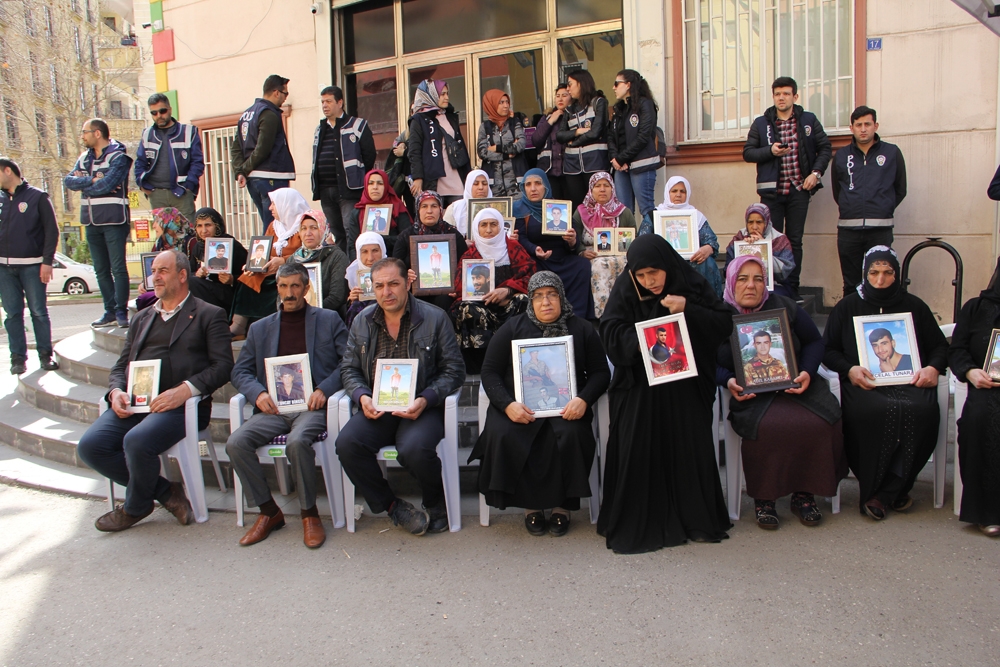 HDP önündeki ailelerin evlat nöbeti 192’nci gününde