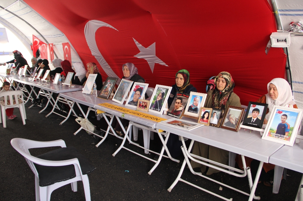 HDP önündeki ailelerin evlat nöbeti 195’inci gününde