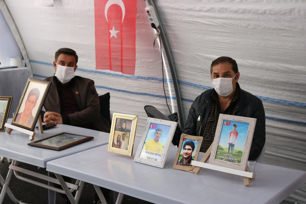 HDP önündeki ailelerin evlat nöbeti 211’inci gününde