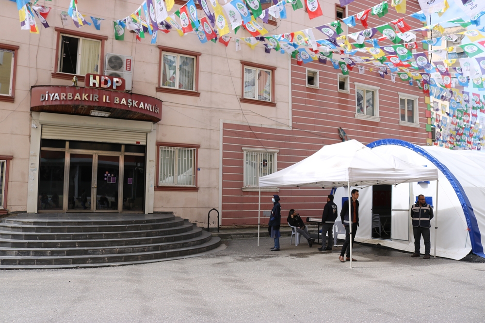 HDP önündeki ailelerin evlat nöbeti 213’üncü gününde