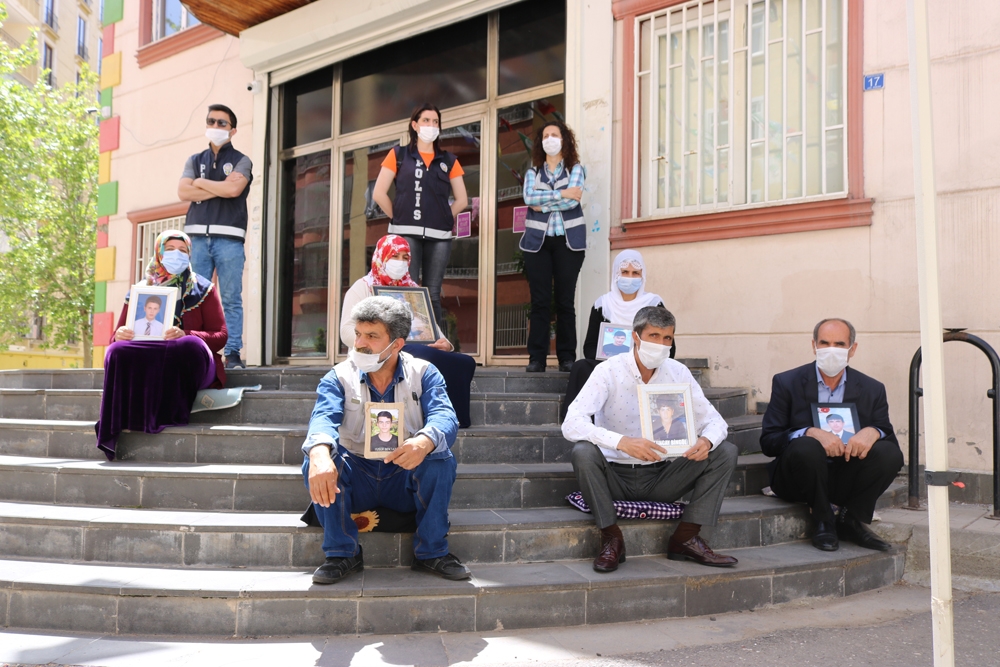HDP önündeki ailelerin evlat nöbeti 254’üncü gününde