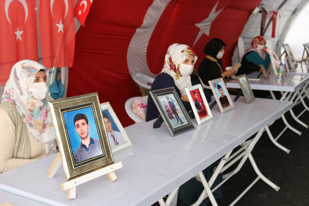 HDP önündeki ailelerin evlat nöbeti 278’inci gününde