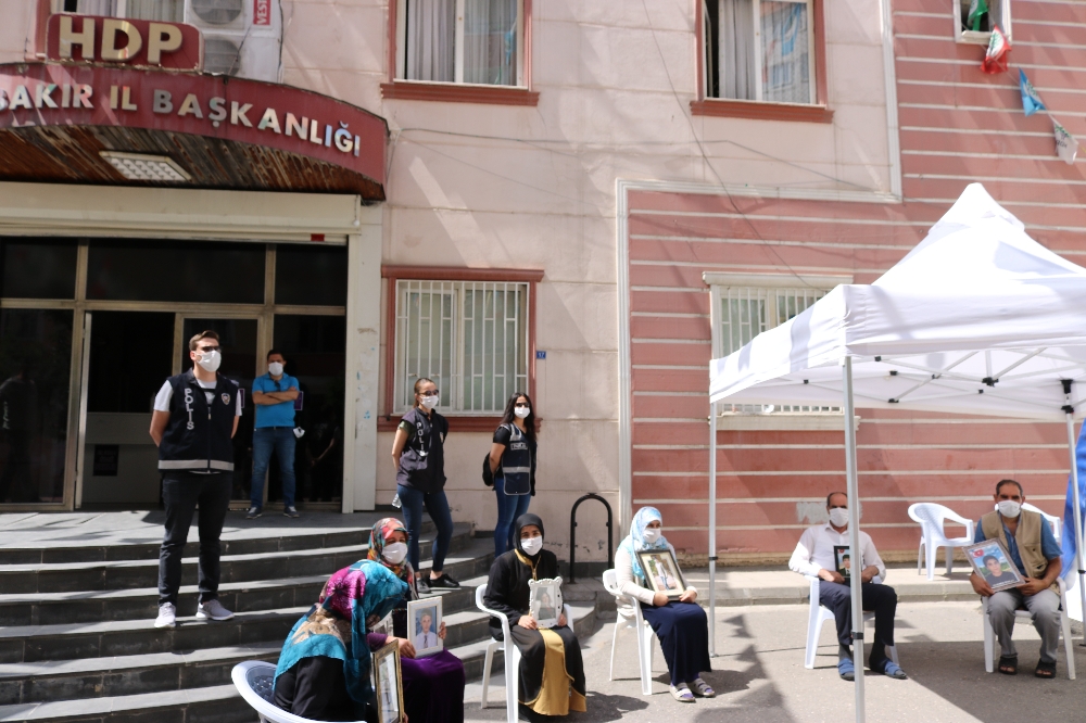 HDP önündeki ailelerin evlat nöbeti 281’inci gününde