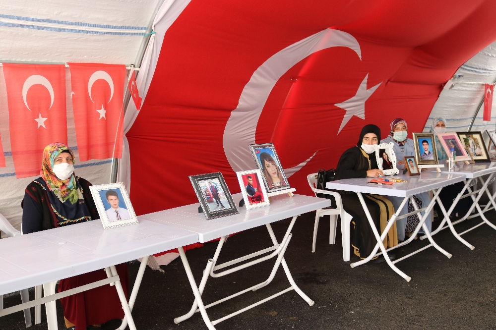 HDP önündeki ailelerin evlat nöbeti 282’nci gününde
