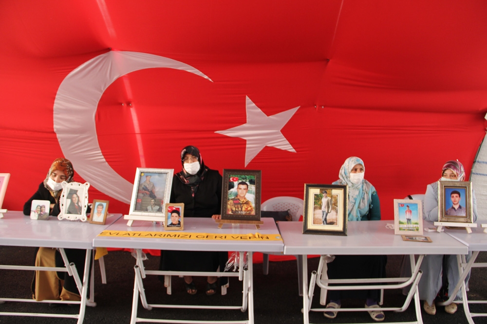 HDP önündeki ailelerin evlat nöbeti 289’uncu gününde