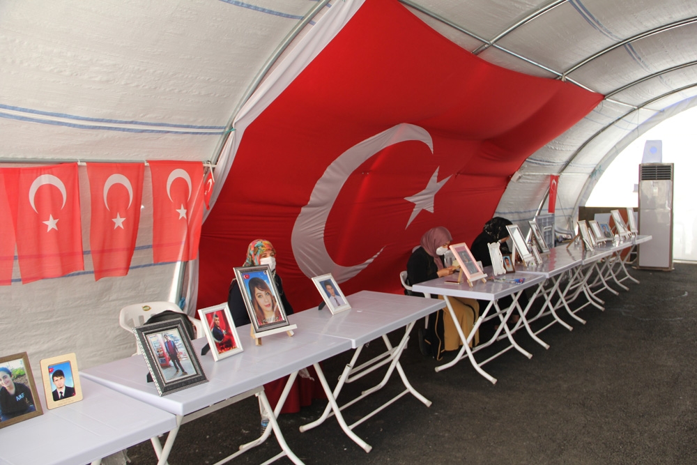 HDP önündeki ailelerin evlat nöbeti 291’inci gününde