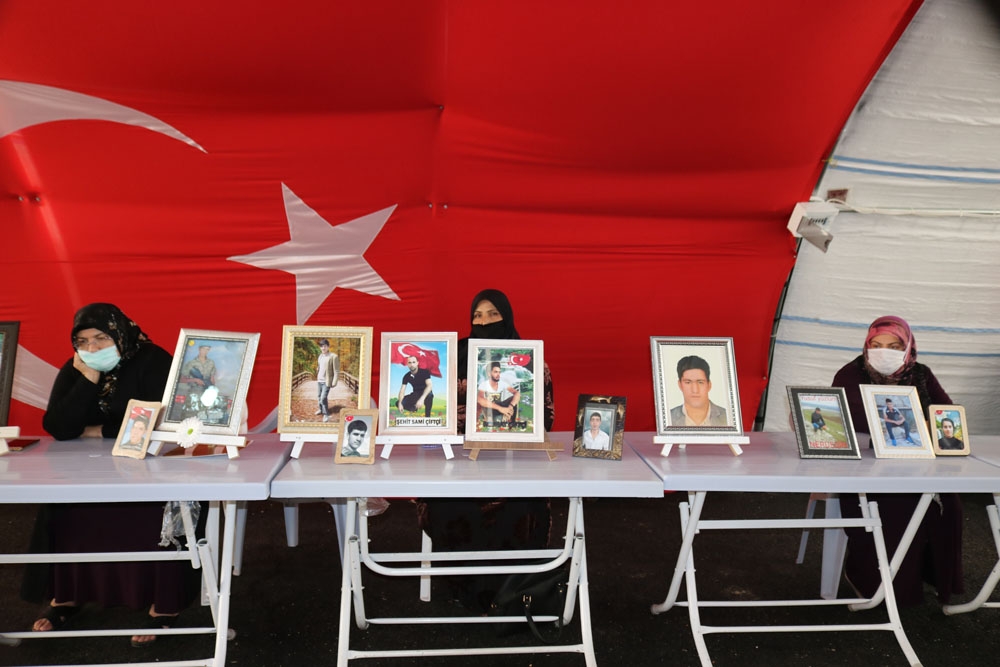 HDP önündeki ailelerin evlat nöbeti 296’ncı gününde