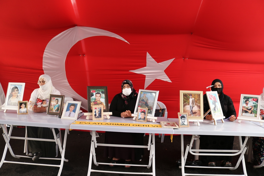 HDP önündeki ailelerin evlat nöbeti 311’inci gününde