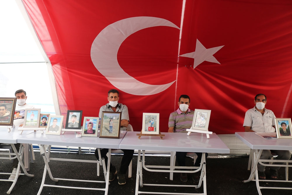 HDP önündeki ailelerin evlat nöbeti 312’nci gününde