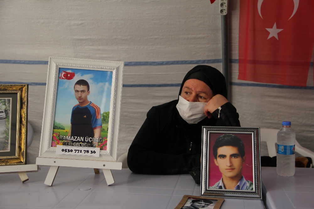 HDP önündeki ailelerin evlat nöbeti 315’inci gününde