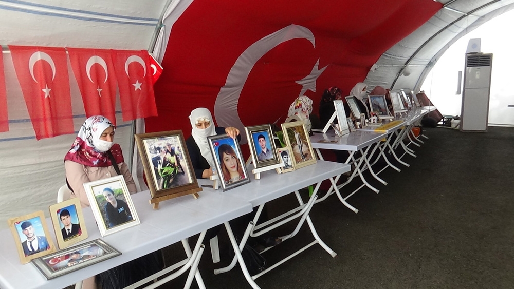 HDP önündeki ailelerin evlat nöbeti 359’uncu gününde