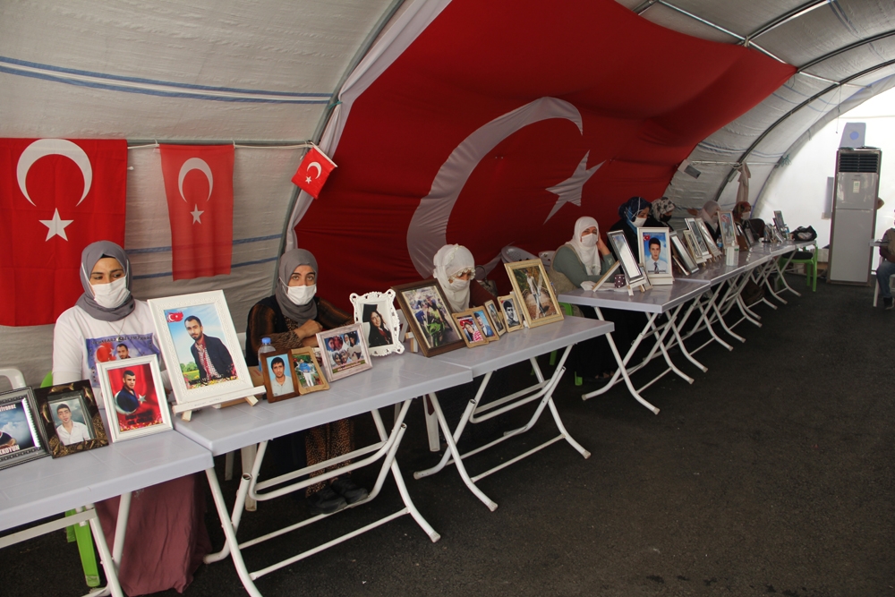 HDP önündeki ailelerin evlat nöbeti 368’inci gününde