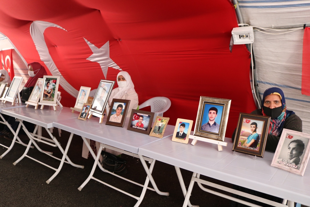 HDP önündeki ailelerin evlat nöbeti 381’inci günde