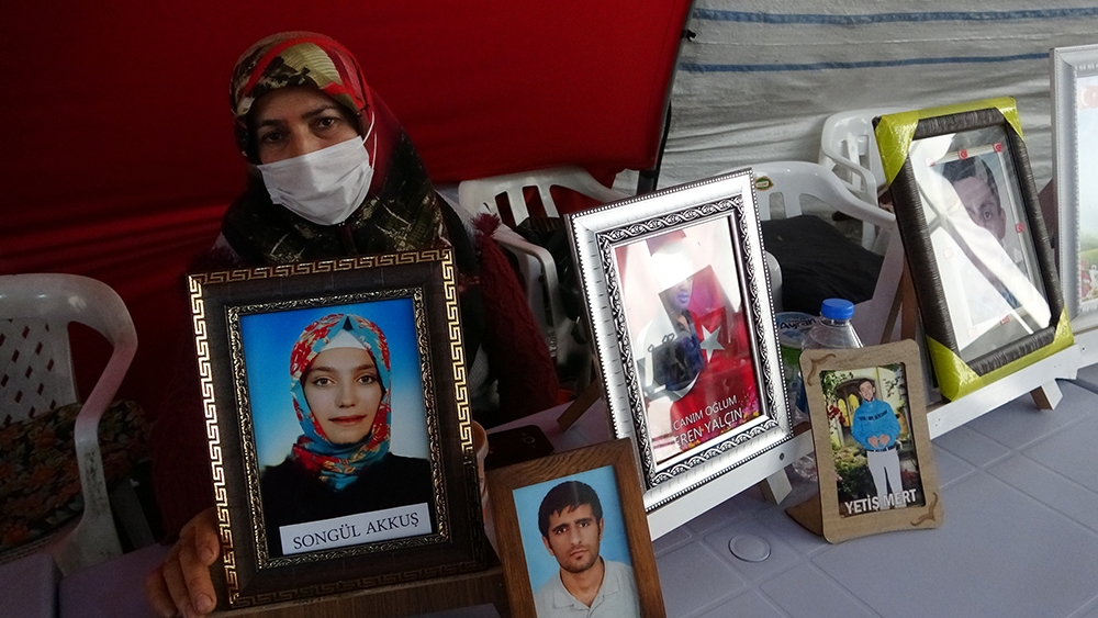 HDP önündeki ailelerin evlatlarına kavuşma nöbeti sürüyor