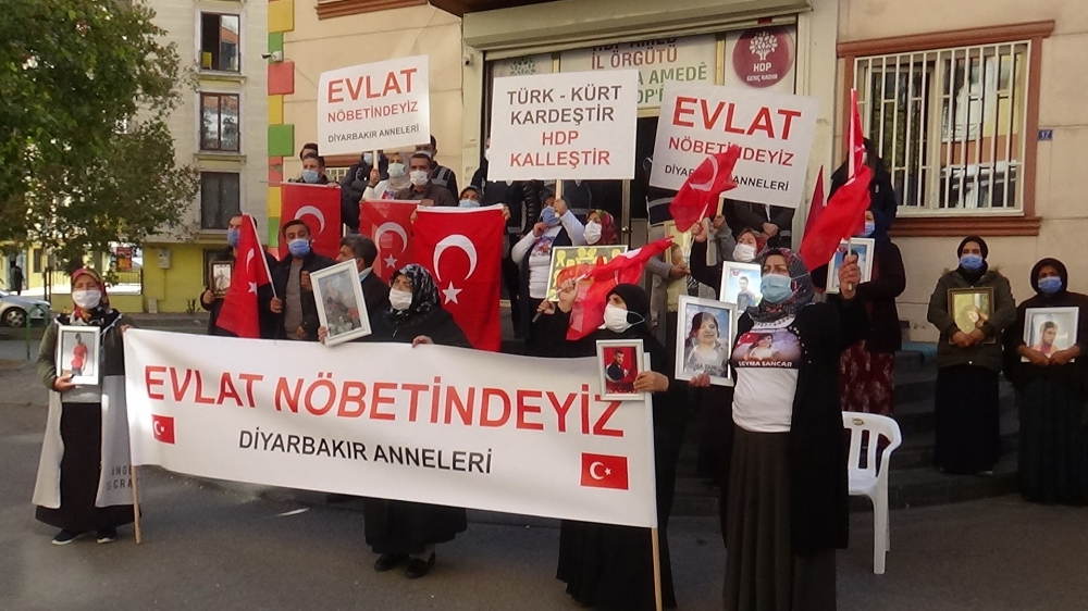 HDP önündeki ailelerin nöbeti kararlılıkla devam ediyor